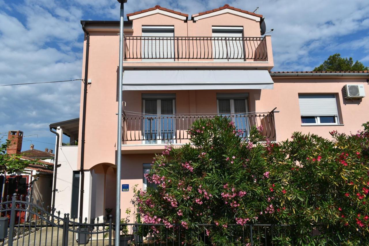 Studio Max With Parking Rovinj Exteriör bild